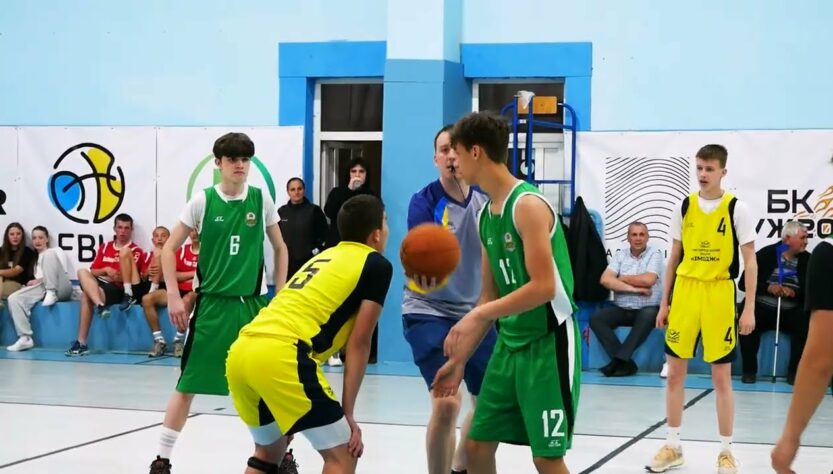 На Закарпатті провели обласний етап «Пліч-о-пліч всеукраїнські шкільні ліги» з баскетболу