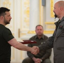 Володимир Зеленський вручив державні нагороди військовослужбовцям