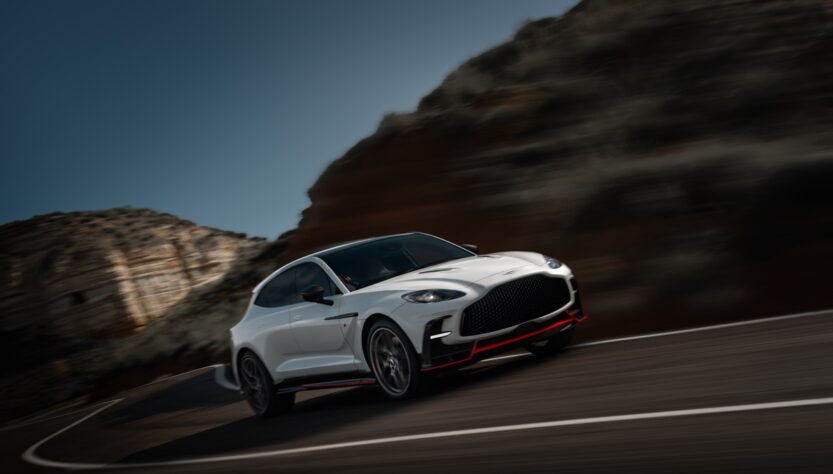 Авто новини - Aston Martin показала найпотужніший кросовер у світі