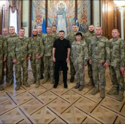 Володимир Зеленський відзначив нагородами військовослужбовців Держспецзв’язку