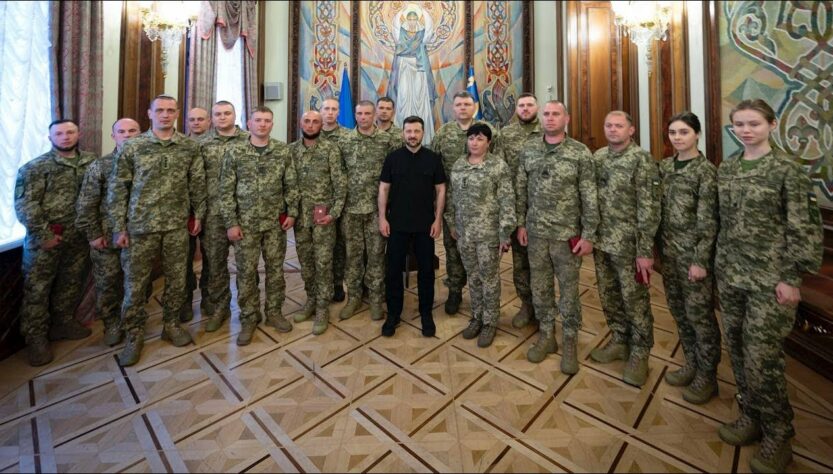 Володимир Зеленський відзначив нагородами військовослужбовців Держспецзв’язку