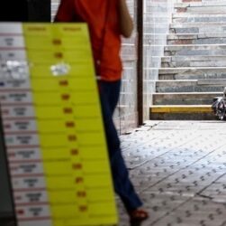 Новини бізнесу - Долар і євро пішли вгору в обмінних пунктах