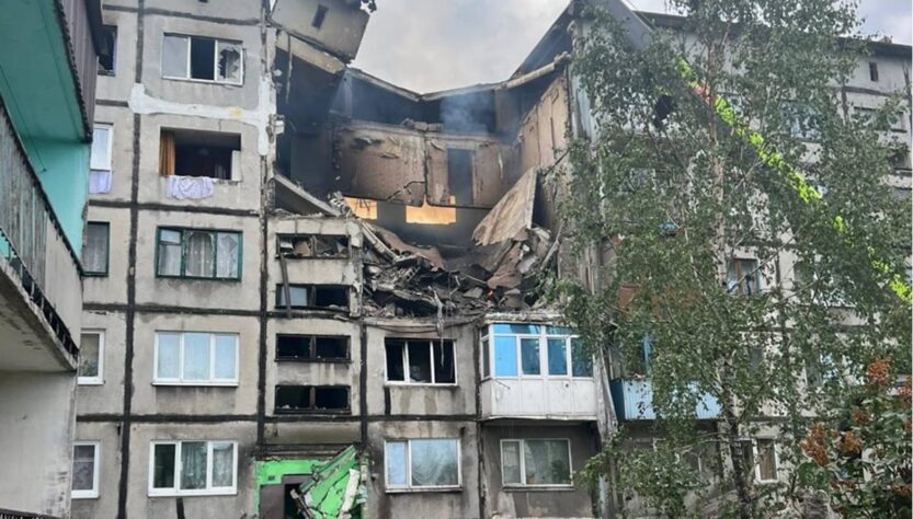 Новини України - Дрон росіян влучив у п’ятиповерхівку на Донеччині