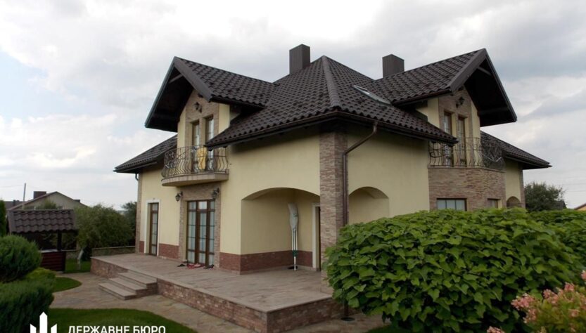 Новини України - Ексглаву податкової Тернопільщини підозрюють у приховуванні майна на 23 млн