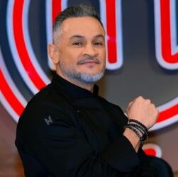 Новини культури - Ектор Хіменес-Браво пройшов військову підготовку