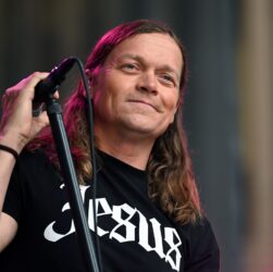 Новини культури - Фронтмен 3 Doors Down Бред Арнольд розповів про боротьбу з раком