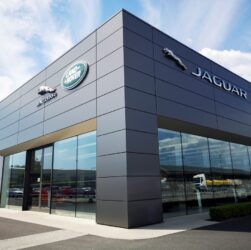 Новини бізнесу - Jaguar Land Rover відновила експорт авто до США