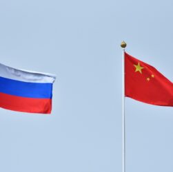 Новини світу - Китай забезпечує 20 військових підприємств Росії - розвідка