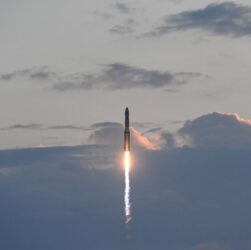 Технології - Китай здійснив запуск супутників із морської платформи
