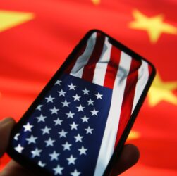 Новини бізнесу - Китай зменшив експорт смартфонів до США до мінімуму з 2011 року