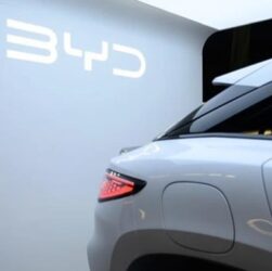Авто новини - Китайський BYD вперше обійшов Tesla за продажами електромобілів у Європі