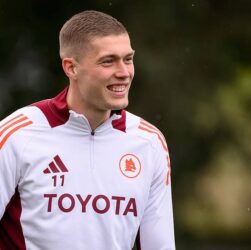 Новини спорту - Колега Довбика у збірній розповів про його проблеми у Ромі