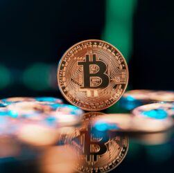 Новини світу - Курс біткоїну перевищив 105 тис. дол. уперше з січня