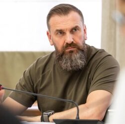 Новини України - Лісовий заперечив масовий виїзд школярів за кордон