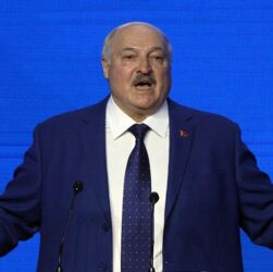 Новини світу - Лукашенко помилував понад 40 політв'язнів "до 9 травня"
