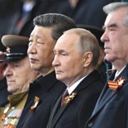 Новини політики - Маски скинуті: навіщо Сі Цзиньпін підтримав Путіна 9 травня