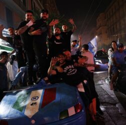 Новини спорту - Масові святкування чемпіонства Наполі підняли все місто