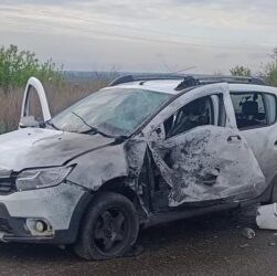 Новини України - На Харківщині окупанти вдарили дроном по цивільному авто, троє поранених