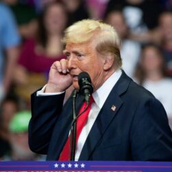 Новини світу - На Трампа готують замах? Скандал з мушлями