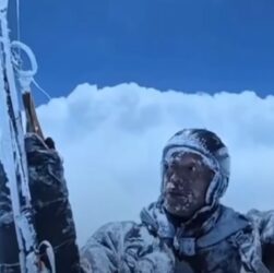 Новини світу - Парапланерист із Китаю випадково злетів на висоту понад 8000 метрів