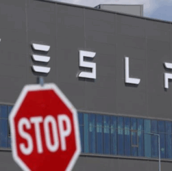 Новини бізнесу - Продажі Tesla впали на 49% у квітні - ЗМІ
