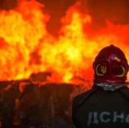 Новини України - РФ атакувала дронами підприємство у Харкові, виникла пожежа