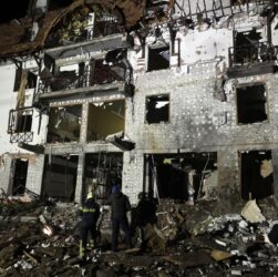 Новини світу - Росія цілеспрямовано б’є по готелях з іноземними журналістами - RSF