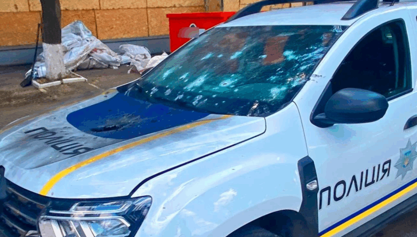 Новини України - Росіяни скинули вибухівку з дрона на авто поліції на Херсонщині