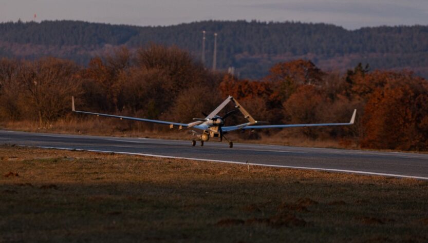 Новини світу - Сам обирає цілі: Туреччина представила оновлений Bayraktar TB2 з ШІ