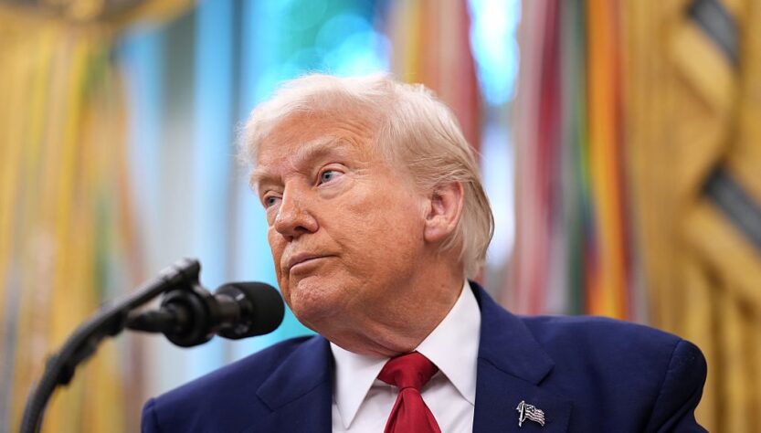 Новини світу - Санкції проти РФ: Трамп пояснив, чому утримується