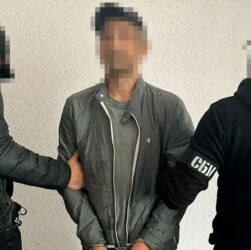 Новини України - СБУ затримала шпигуна, який перевдягався у форму ЗСУ