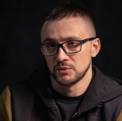 Новини України - Сергій Стерненко показав перше фото з лікарні після поранення