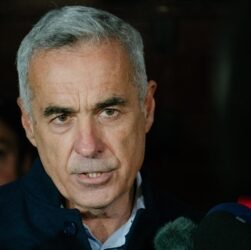 Новини світу - Скандальний екскандидат у президентти Румунії заявив про вихід з політики