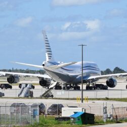 Новини світу - США офіційно приняли літак для Трампа від Катару