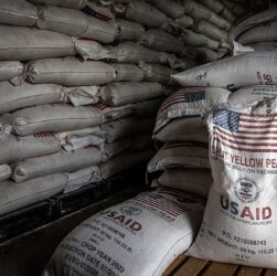Новини світу - США утилізують рекордні запаси їжі на складах USAID - ЗМІ