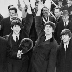 Новини культури - Стало відомо, хто напише сценарій до фільму про The Beatles