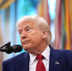 Новини світу - Суд США зобов’язав Трампа відновити міграційні програми Байдена