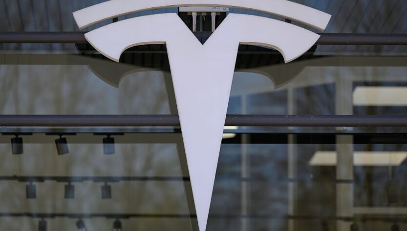 Новини бізнесу - Tesla втрачає ринок Китаю через конкурента