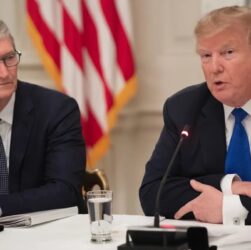 Новини бізнесу - Трамп персонально сказав Тіму Куку, що не хоче виробництва Apple в Індії