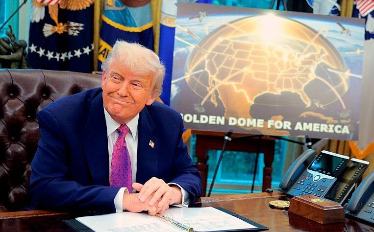 Новини бізнесу - Трамп пригрозив Apple митами в розмірі 25%