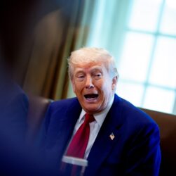 Новини світу - Трамп: РФ хоче всю Україну, але їй доведеться поступитися