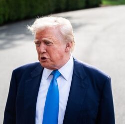 Новини світу - Трамп заявив про дзвінок з Ватикану