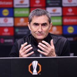 Новини спорту - Трималися 80 хвилин: тренер Атлетіка прокоментував розгромну поразку від МЮ