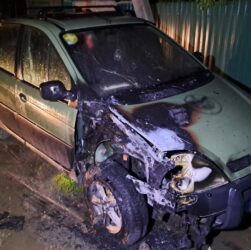 Новини України - ​У Бердичеві підпалили два військових автомобілі