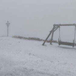 Новини України - У Карпатах насипало снігу і вдарив мороз
