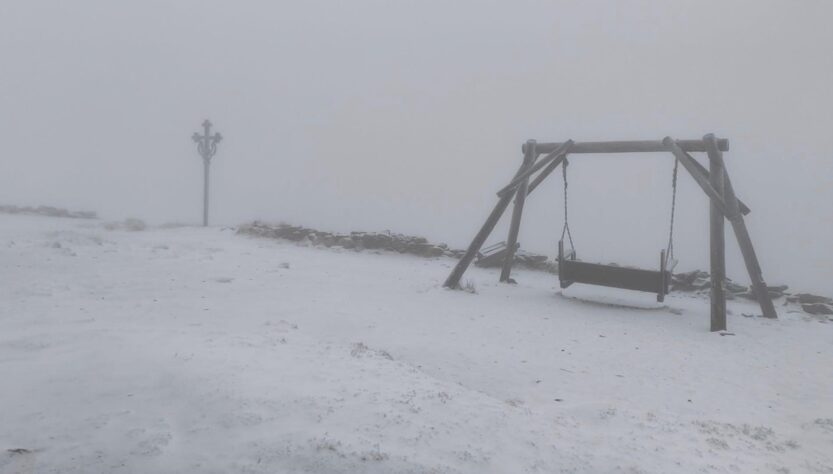 Новини України - У Карпатах насипало снігу і вдарив мороз