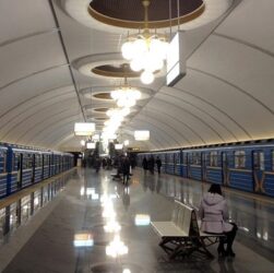 Новини Києва - У Києві обмежили рух :червоною лінією" метро