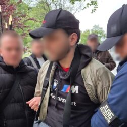 Новини Києва - У Києві власник барбершопу допомагав клієнтам тікати від мобілізації