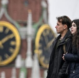 Новини світу - У Москві глушать інтернет і зв’язок через репетицію параду