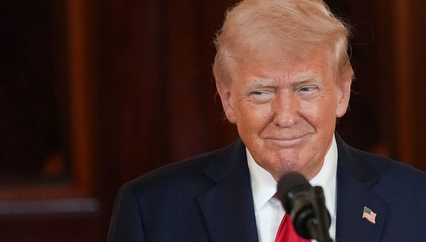 Новини світу - У певний момент: Трамп готовий зняти мита з Китаю